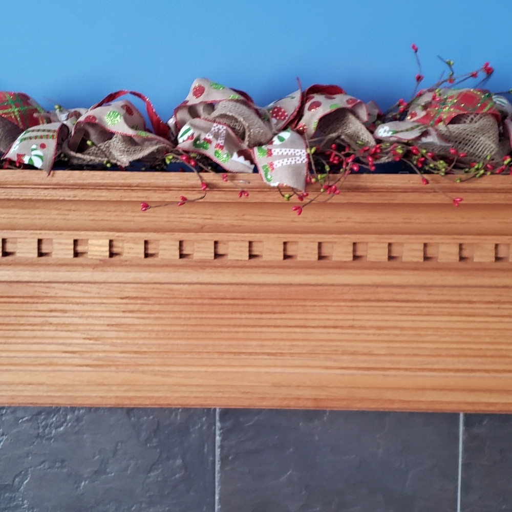 Christmas Garland/ Elf feet/ Holiday Garland